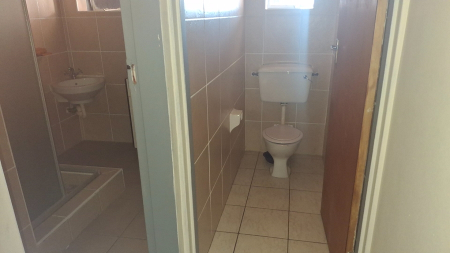 To Let 5 Bedroom Property for Rent in Humansdorp Eastern Cape